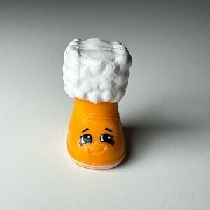Shopkins Figurine Snug Ugg Orange White *Flaw* Season Three #3-049 Shoe Boot